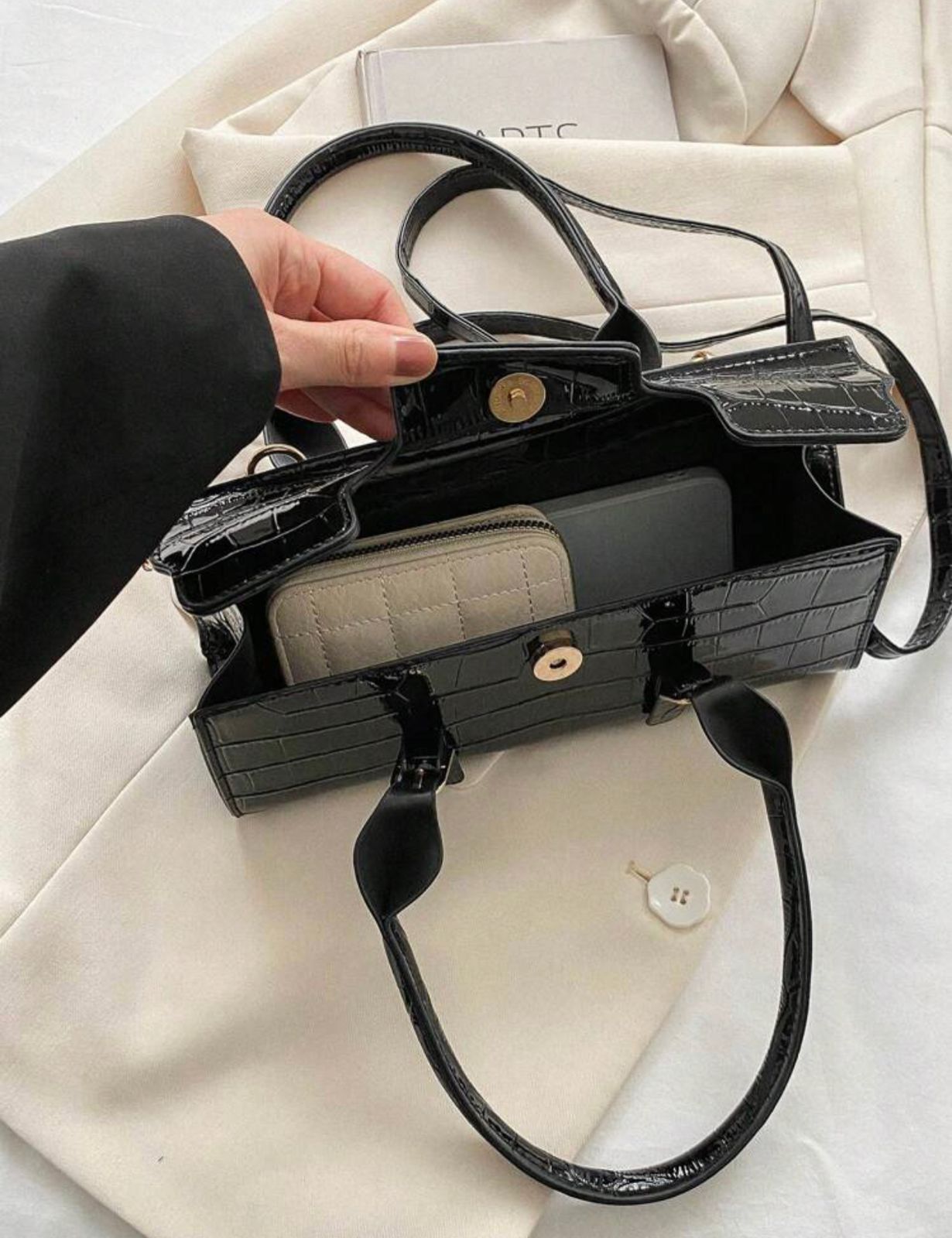19-CharmEssence Mini CrossLeather Bag – TAT STORE