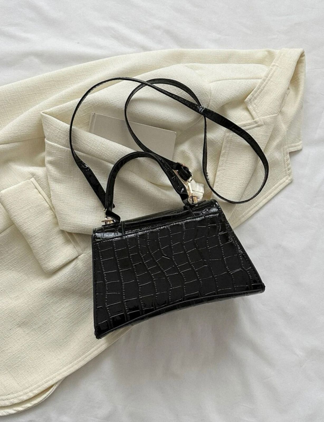 23-ChicEssence Mini CrossLeather Bag